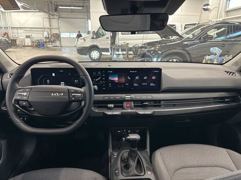 Certified 2025 Kia K4 EX FWD image 7