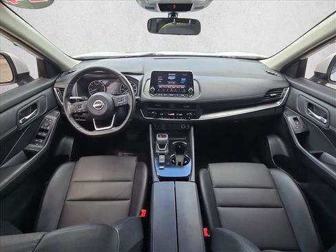 Used 2024 Nissan Rogue SV w/ SV Premium Package FWD image 16