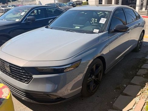 Used 2025 Honda Accord Sport image 2