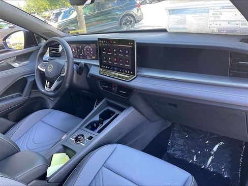 New 2026 Volkswagen Tiguan SE R-Line AWD/4WD image 9