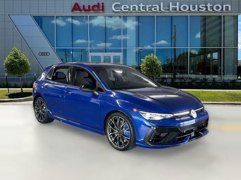 Used 2025 Volkswagen Golf w/ Euro Style Package image 7