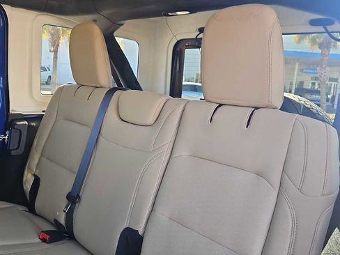 Used 2018 Jeep Wrangler Unlimited Sport S image 23