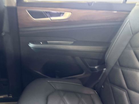 New 2026 Volkswagen Atlas SE image 15