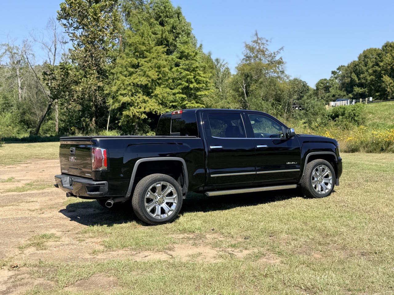 Used 2017 GMC Sierra 1500 Denali w/ Denali Ultimate Package AWD/4WD image 5