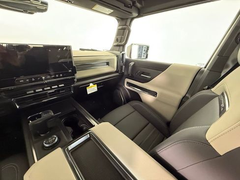 New 2026 GMC Hummer EV 4x4 Crew Cab image 38