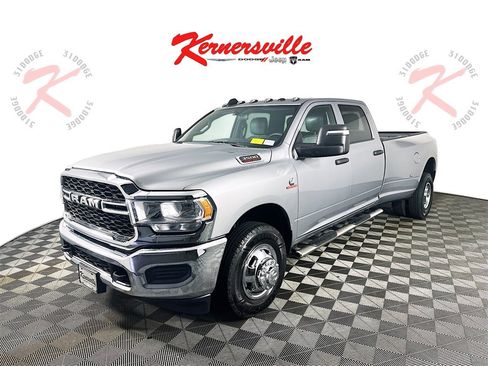 Used 2024 RAM 3500 Tradesman w/ Chrome Appearance Group image 3