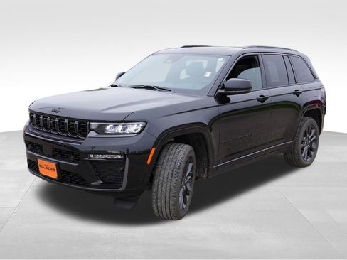 Certified 2026 Jeep Grand Cherokee Limited AWD/4WD image 11
