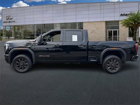 Used 2024 GMC Sierra 2500 AT4 image 3