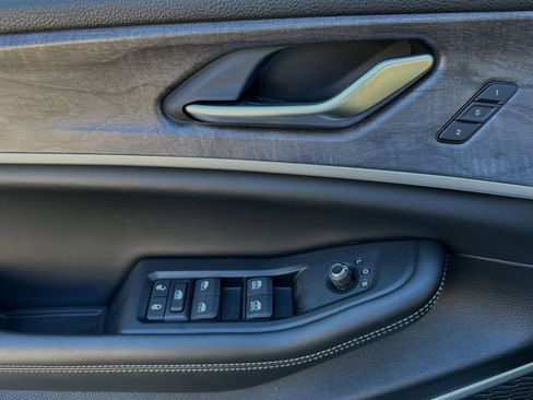 New 2024 Jeep Grand Cherokee Limited 4xe image 10