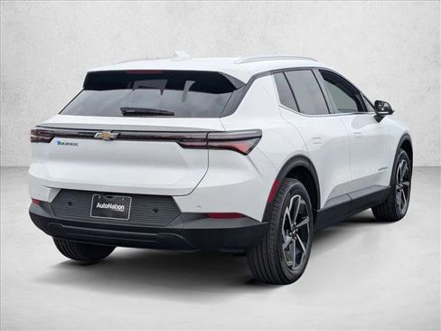 New 2026 Chevrolet Equinox EV LT image 2