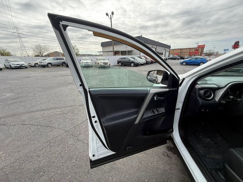 Used 2016 Toyota RAV4 XLE AWD/4WD image 20