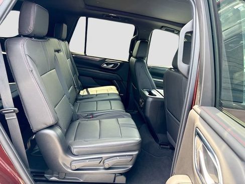 Used 2022 Chevrolet Tahoe RST w/ Luxury Package AWD/4WD image 38