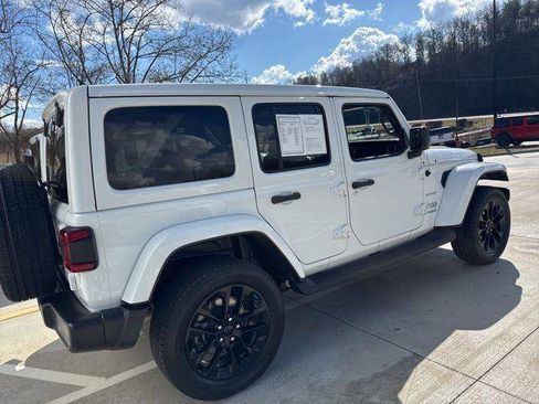 Used 2022 Jeep Wrangler Unlimited Sahara w/ Cold Weather Group image 5