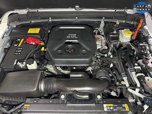 Used 2022 Jeep Wrangler Unlimited Sahara image 8