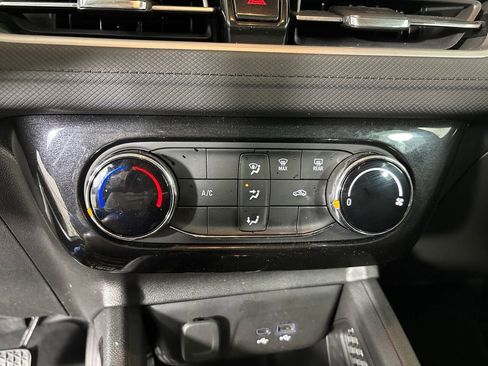 Used 2025 Chevrolet TrailBlazer LT AWD/4WD image 15