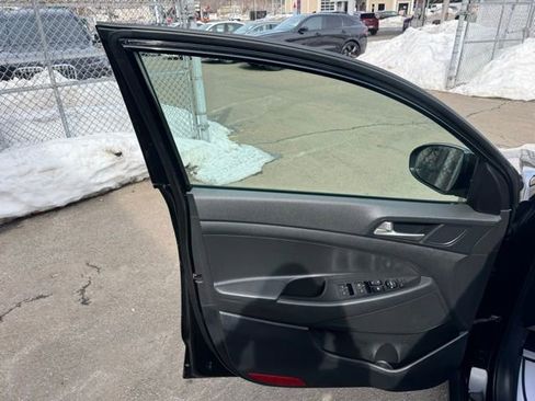 Used 2019 Hyundai Tucson Value image 9