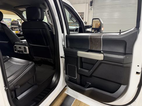 Used 2020 Ford F250 Lariat w/ Lariat Ultimate Package AWD/4WD image 17
