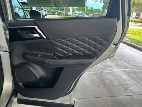 Used 2022 Mitsubishi Outlander SEL AWD/4WD image 32