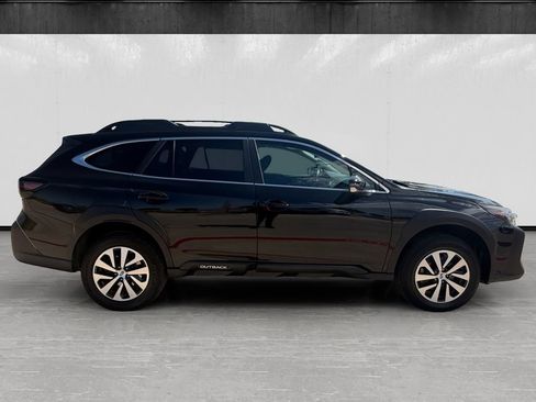 Used 2023 Subaru Outback Premium AWD/4WD image 6