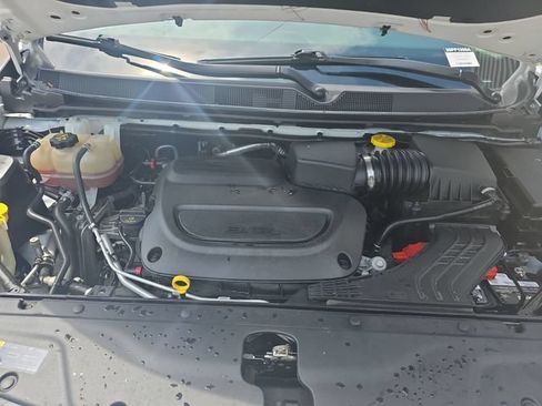 Used 2022 Chrysler Pacifica Touring-L FWD image 31