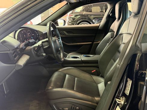 Certified 2025 Porsche Taycan w/ Premium Package RWD image 4