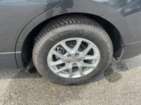Used 2023 Chevrolet Equinox LT FWD image 14
