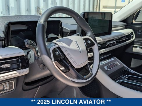 Used 2025 Lincoln Aviator AWD w/ Equipment Group 101A image 24