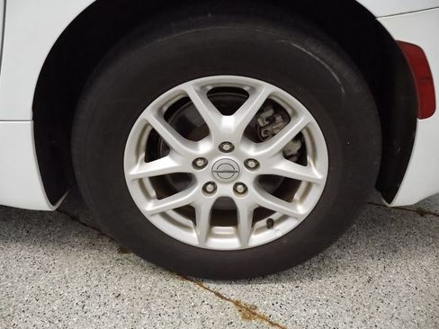Certified 2023 Chrysler Pacifica Touring-L FWD image 8