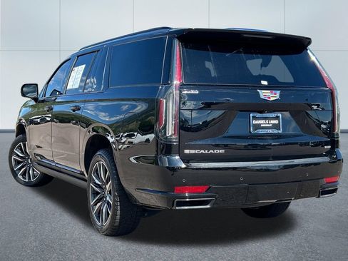 Used 2023 Cadillac Escalade ESV Sport w/ Touring Package AWD/4WD image 40