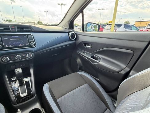 Used 2025 Nissan Versa SV FWD image 33