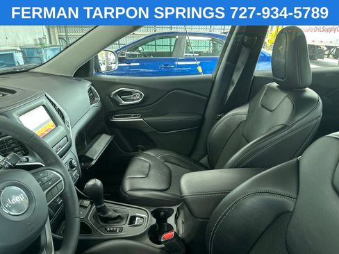 Used 2020 Jeep Cherokee Latitude Plus FWD image 7