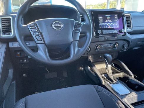 Used 2023 Nissan Frontier SV w/ Technology Package image 9