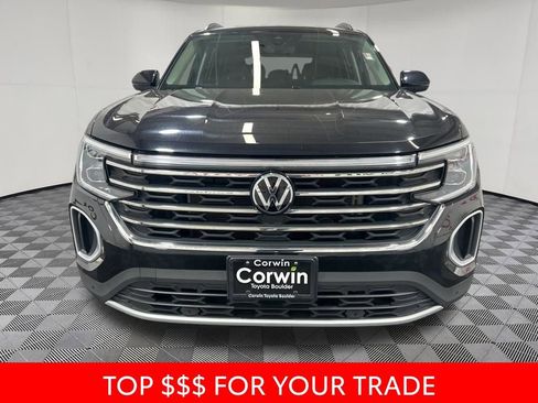 Used 2025 Volkswagen Atlas SE AWD/4WD image 2