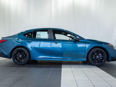 New 2026 Toyota Camry SE FWD image 3