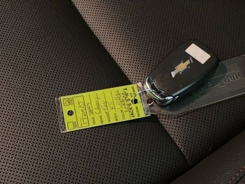 Certified 2025 Chevrolet Trax RS w/ Driver Confidence Package image 38