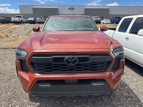 Used 2025 Toyota Tacoma TRD Off-Road image 11