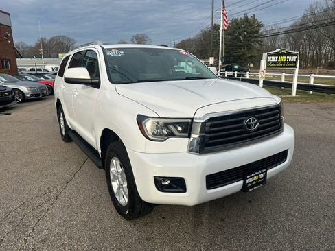 Used 2019 Toyota Sequoia SR5 image 3