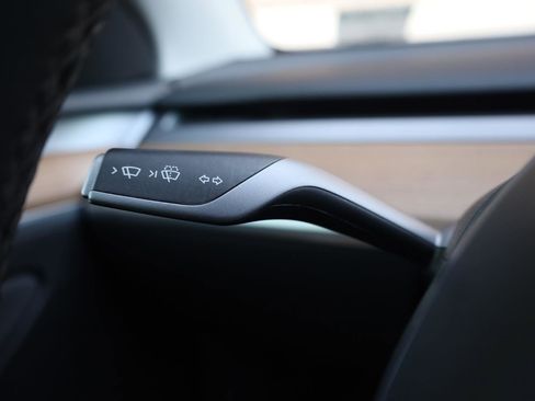 Used 2022 Tesla Model Y Performance AWD/4WD image 31