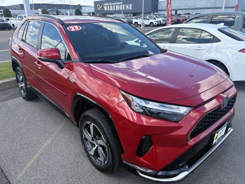 Used 2023 Toyota RAV4 SE w/ Weather & Moonroof Package AWD/4WD image 2