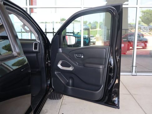 Used 2023 Nissan Frontier SV AWD/4WD image 38
