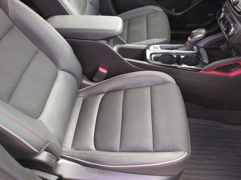 Used 2021 Chevrolet TrailBlazer RS w/ Technology Package image 27