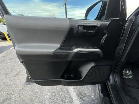 Used 2022 Toyota Tacoma SR5 image 21