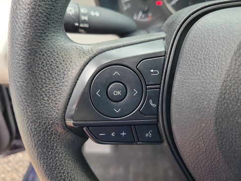Used 2022 Toyota Corolla LE FWD image 16
