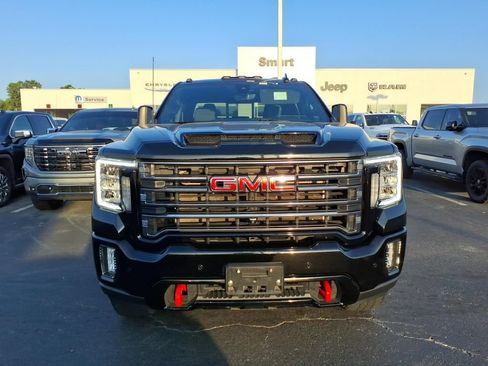 Used 2022 GMC Sierra 2500 AT4 w/ AT4 Premium Plus Package AWD/4WD image 2