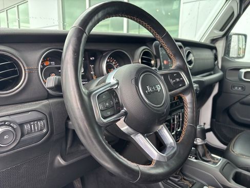 Used 2021 Jeep Wrangler Unlimited Sahara AWD/4WD image 6