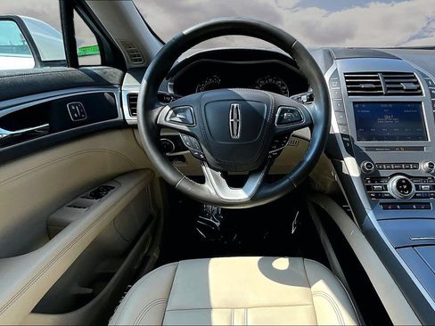 Used 2020 Lincoln MKZ w/ Convenience Package FWD image 8