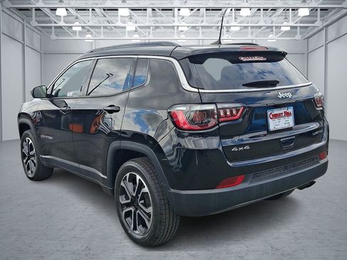 Used 2022 Jeep Compass Limited image 3