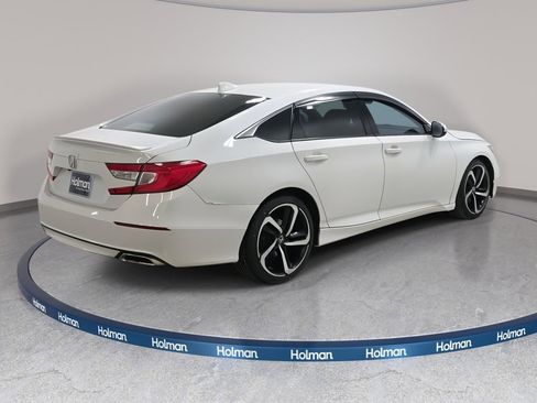 Used 2018 Honda Accord Sport image 6