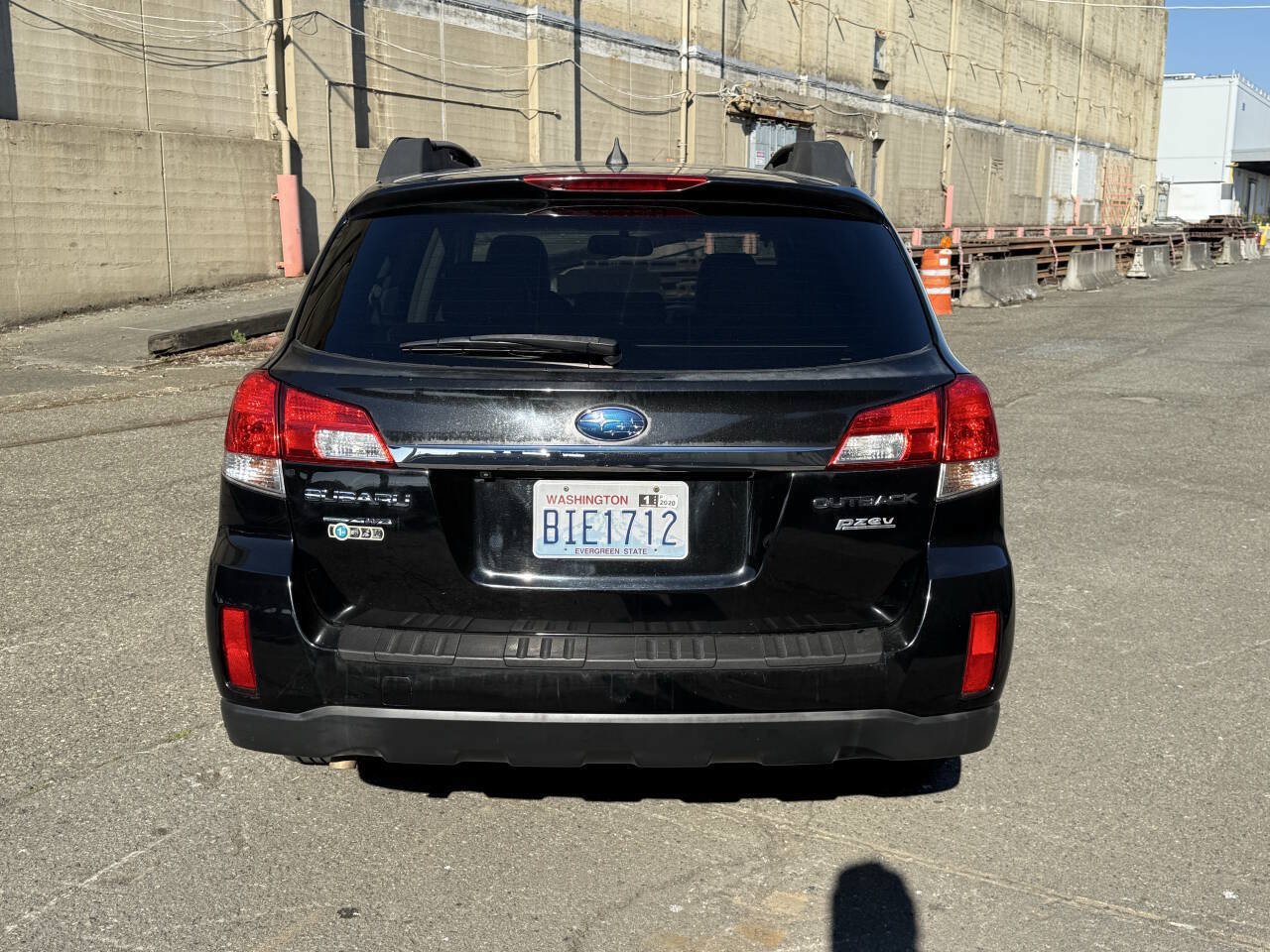 Used 2011 Subaru Outback 2.5i Limited AWD/4WD image 22