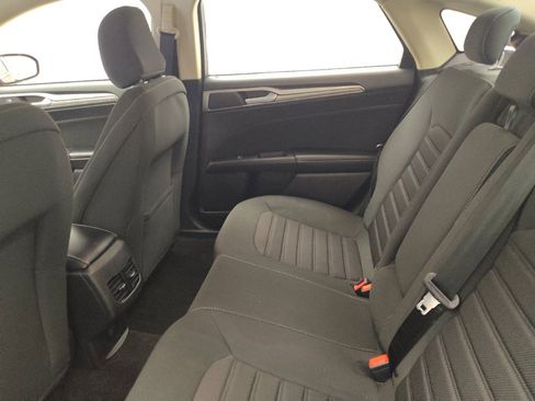 Used 2020 Ford Fusion SE FWD image 18